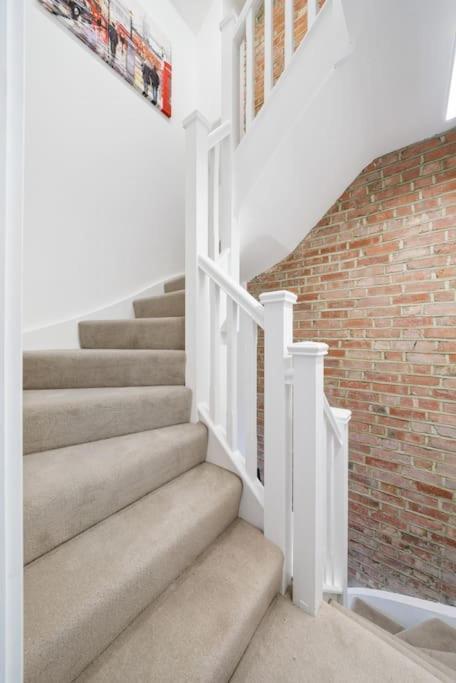 Apartmán Newly Refurbished 2 Bed Flat Mill Hill Exteriér fotografie
